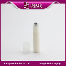 witte kleur 5 ml lege fles. lege rolbalfles met stalen bal
