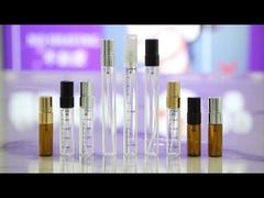 Hoe handig van de mini-sprayfles voor parfum